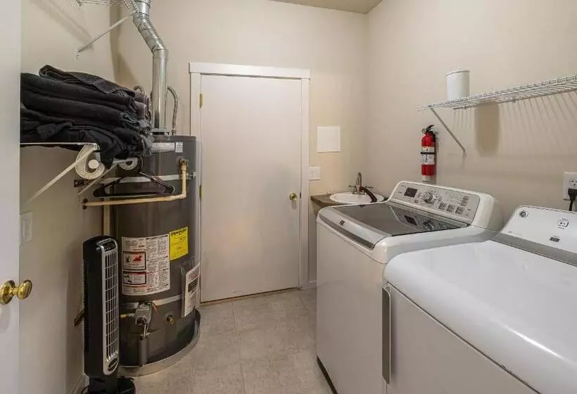 Majatalo Quiet Waterfront Cottage On The Little Spokane River