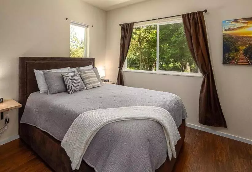 Majatalo Quiet Waterfront Cottage On The Little Spokane River