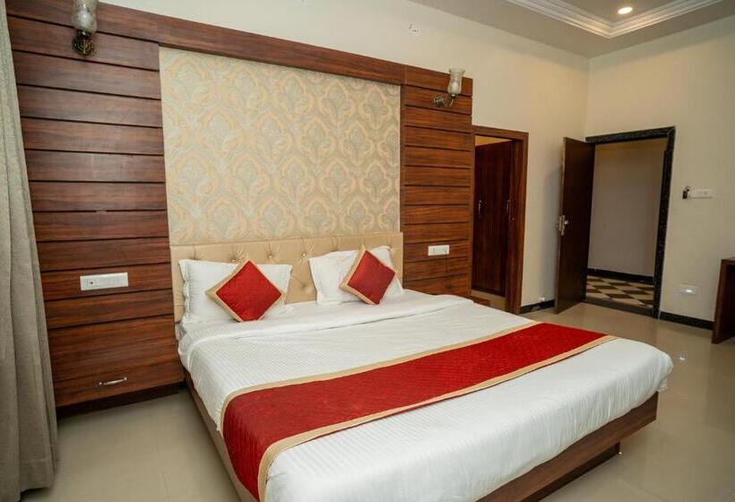 Tiger S Trail Hotel & Food Court