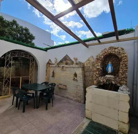 هاستل Eem Student Guest House