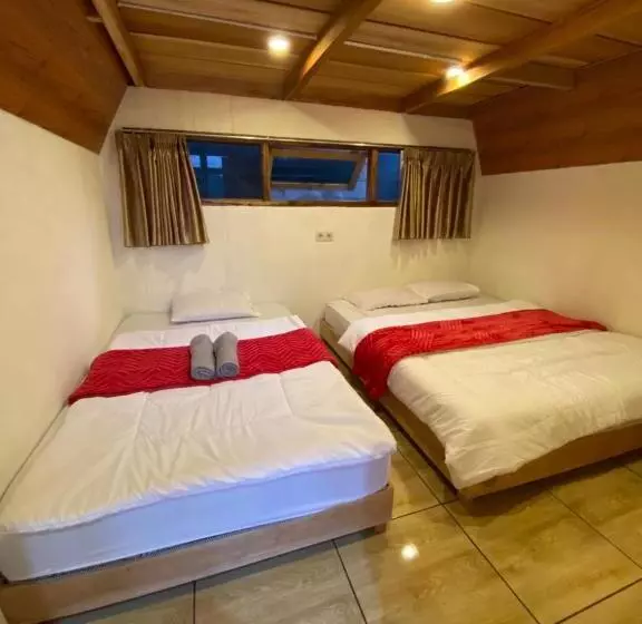 Retkeilymaja Martos Villa Dieng