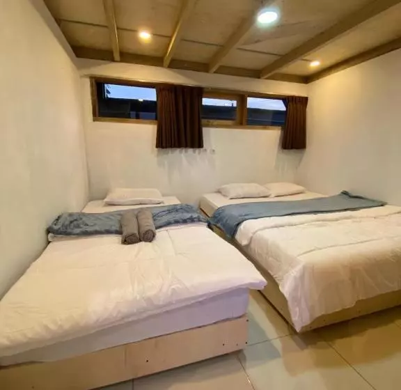 Retkeilymaja Martos Villa Dieng