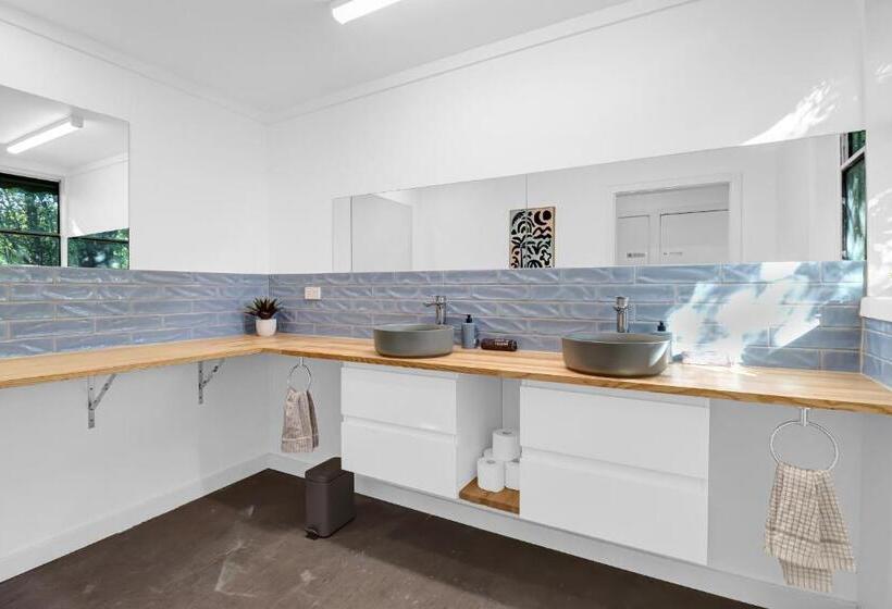 Общежитие Thomson Rest