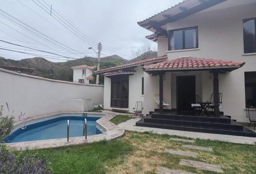 تختخواب و صبحانه Golden House Guesthouse