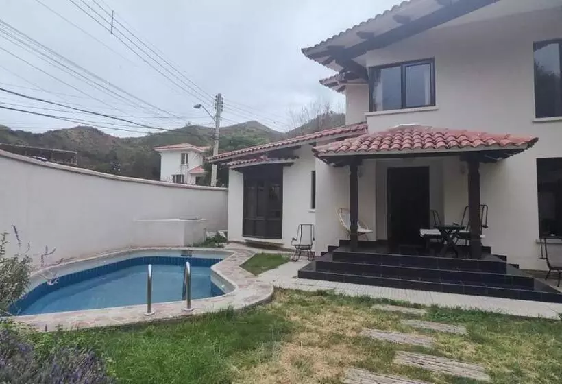 تختخواب و صبحانه Golden House Guesthouse