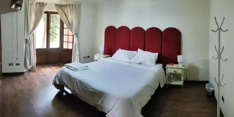 تختخواب و صبحانه Golden House Guesthouse