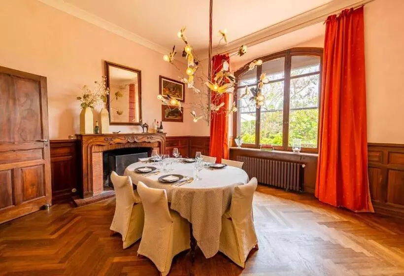 Aamiaismajoitus (B&B) Demeure Bergamote De Fontiers