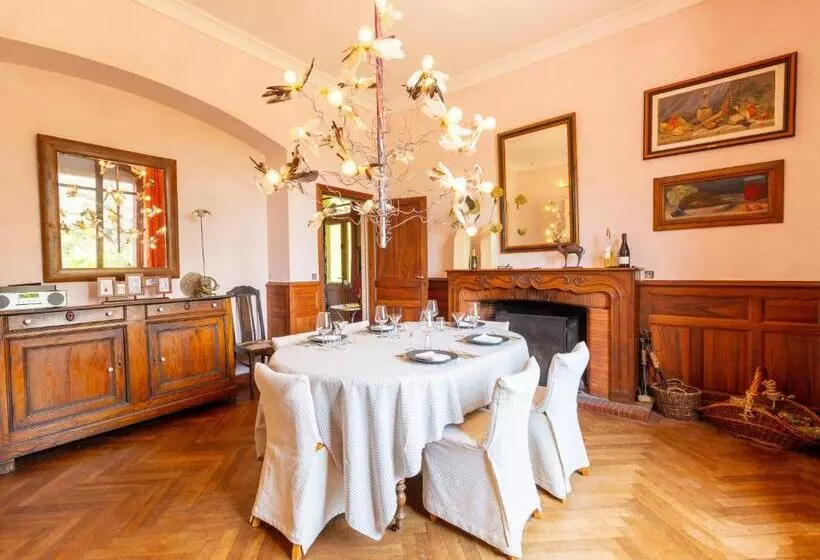 Aamiaismajoitus (B&B) Demeure Bergamote De Fontiers