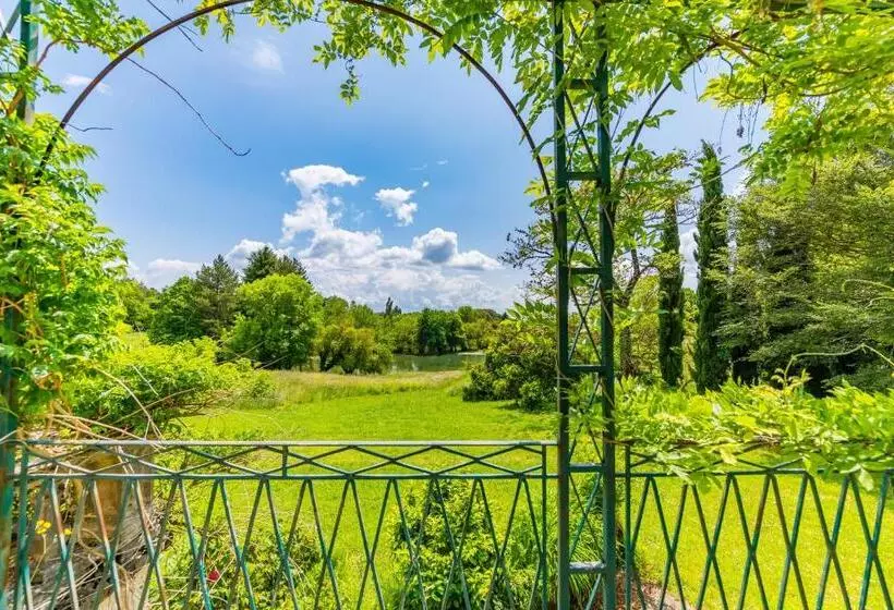 Aamiaismajoitus (B&B) Demeure Bergamote De Fontiers