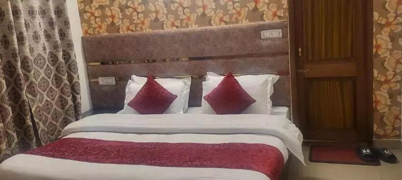 ベッドアンドブレックファースト The Aston Hills   A Luxury Stay , Shimla