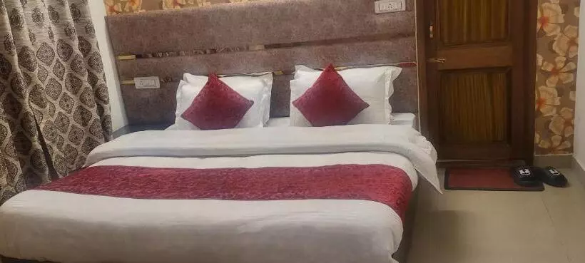 ベッドアンドブレックファースト The Aston Hills   A Luxury Stay , Shimla