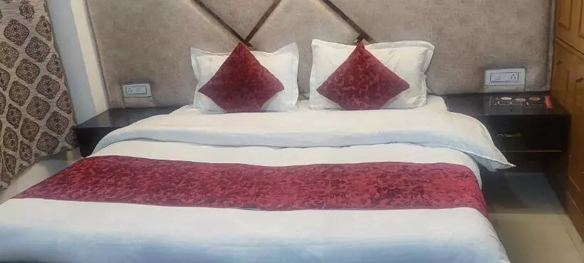 ベッドアンドブレックファースト The Aston Hills   A Luxury Stay , Shimla