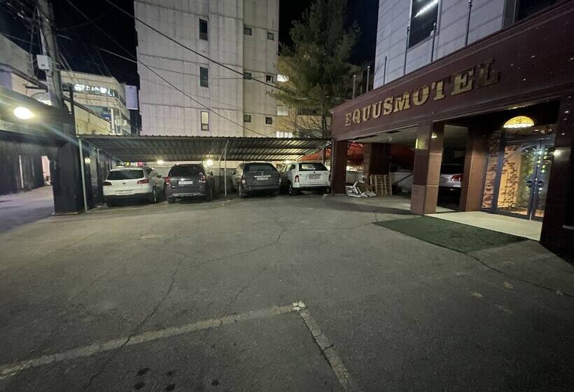 Equus Motel