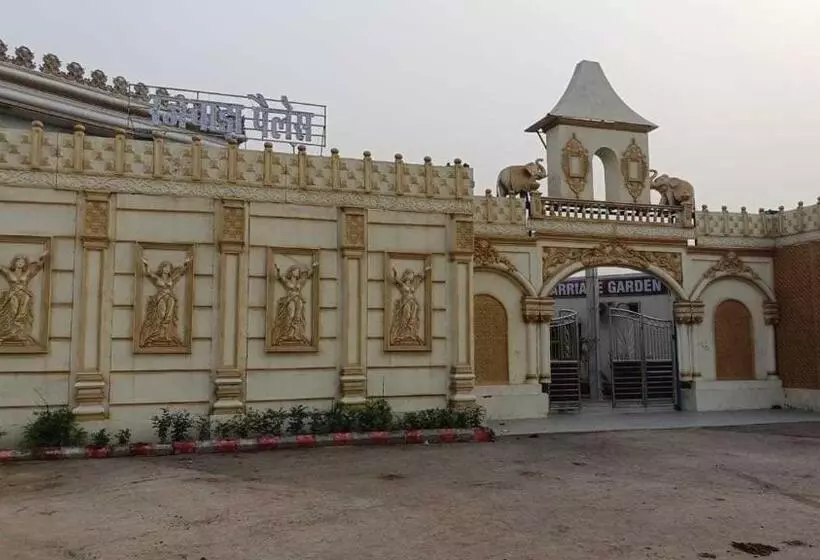 Hotelli Rajwada Palace And Marriage Garden