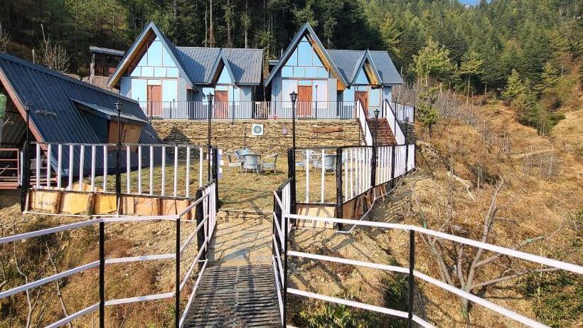 Hotel Snowind Cottages