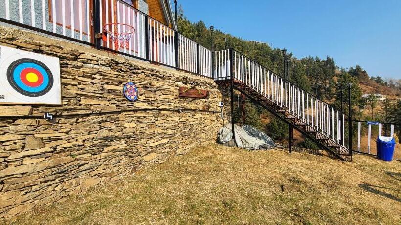 Hotel Snowind Cottages