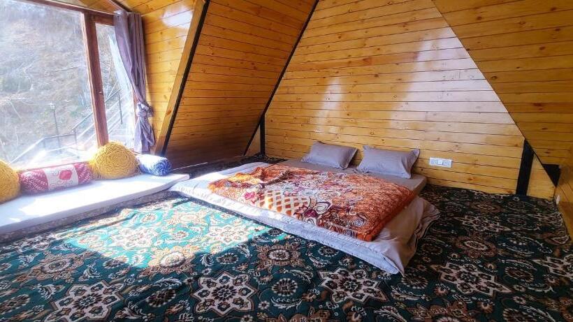 Hotel Snowind Cottages