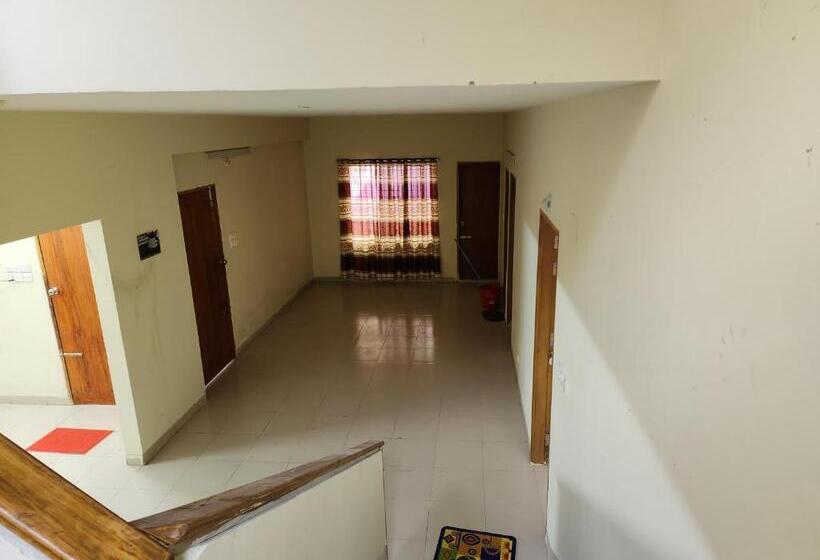 پانسیون Aaira Manjil1