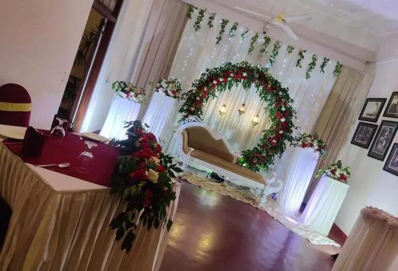 Majatalo Grand Colonial Viveka