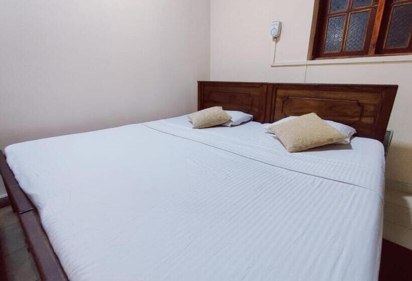 بنسيون Grand Colonial Viveka