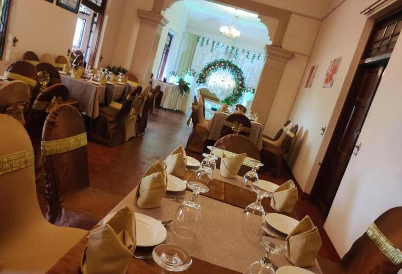 بنسيون Grand Colonial Viveka