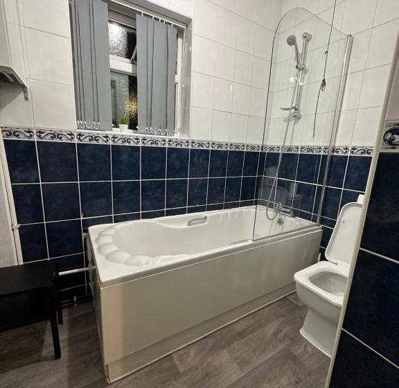 پانسیون Parkside House