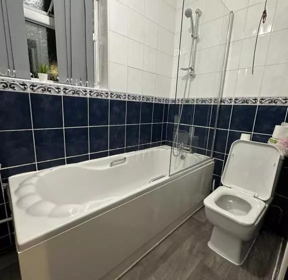 Majatalo Parkside House