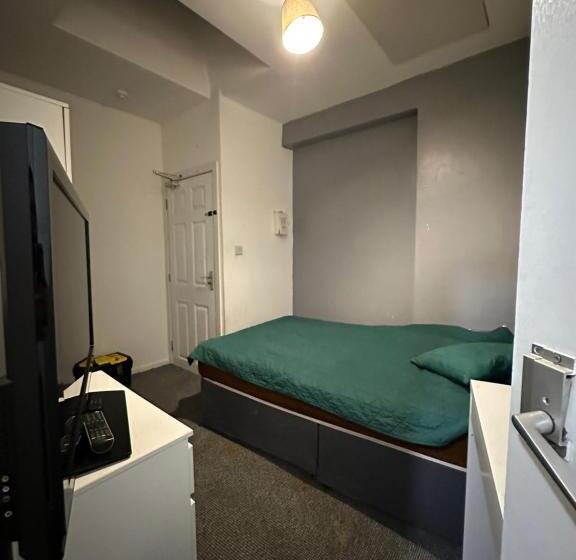 پانسیون Parkside House