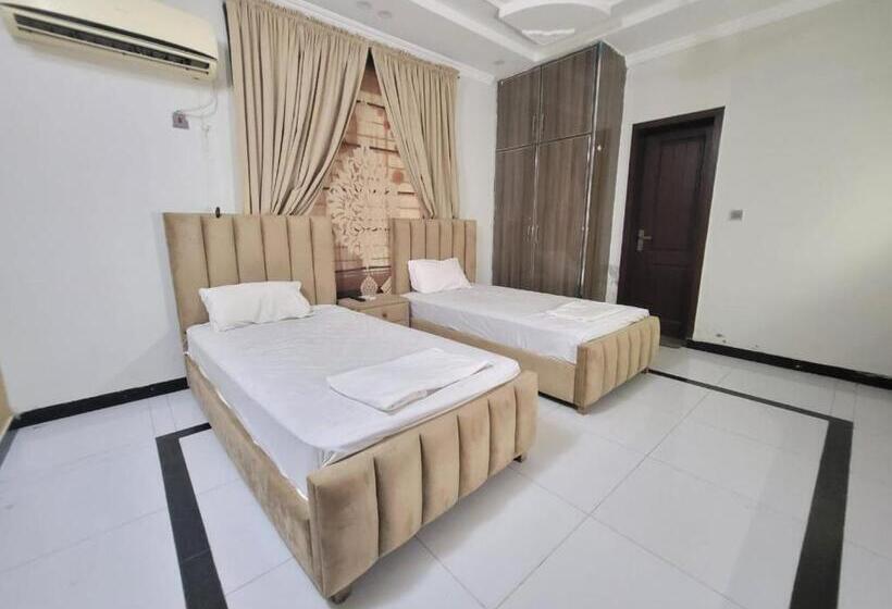 پانسیون Sky Lodge Guest House