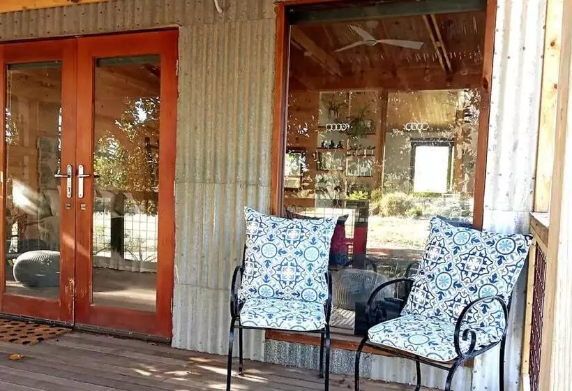 Aamiaismajoitus (B&B) It S Bonza! At Mill About Vineyard