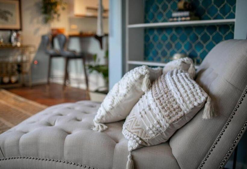 Cruz Bay Tropical Condo