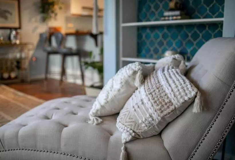 Cruz Bay Tropical Condo