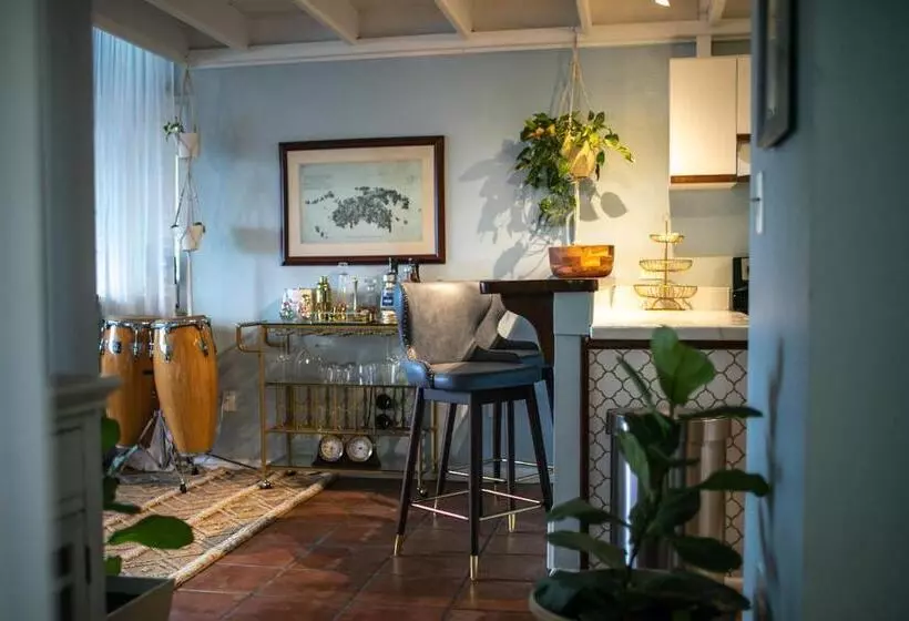 Cruz Bay Tropical Condo