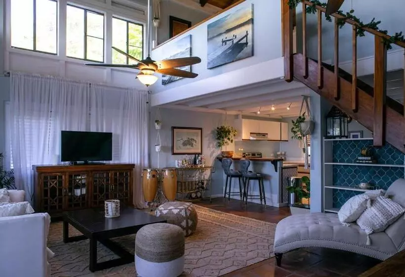 Cruz Bay Tropical Condo