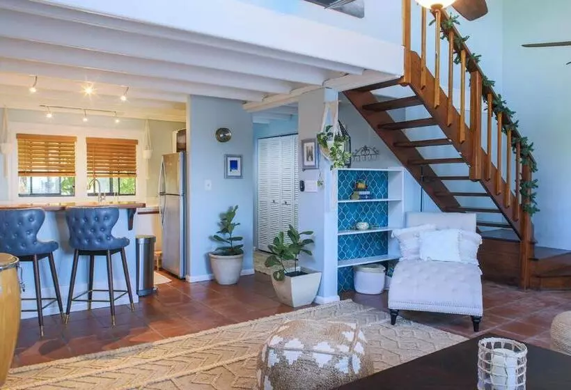 Cruz Bay Tropical Condo
