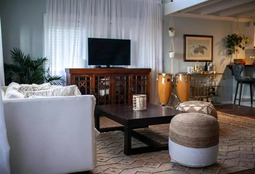 Cruz Bay Tropical Condo