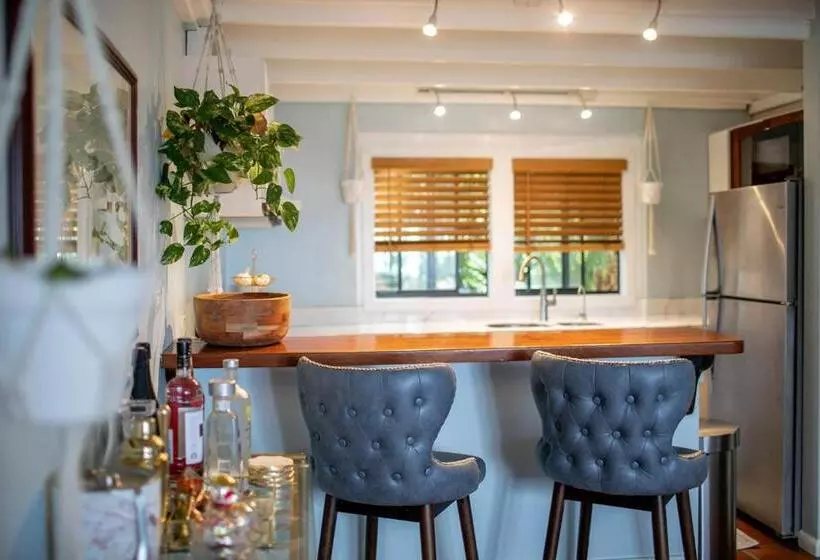 Cruz Bay Tropical Condo