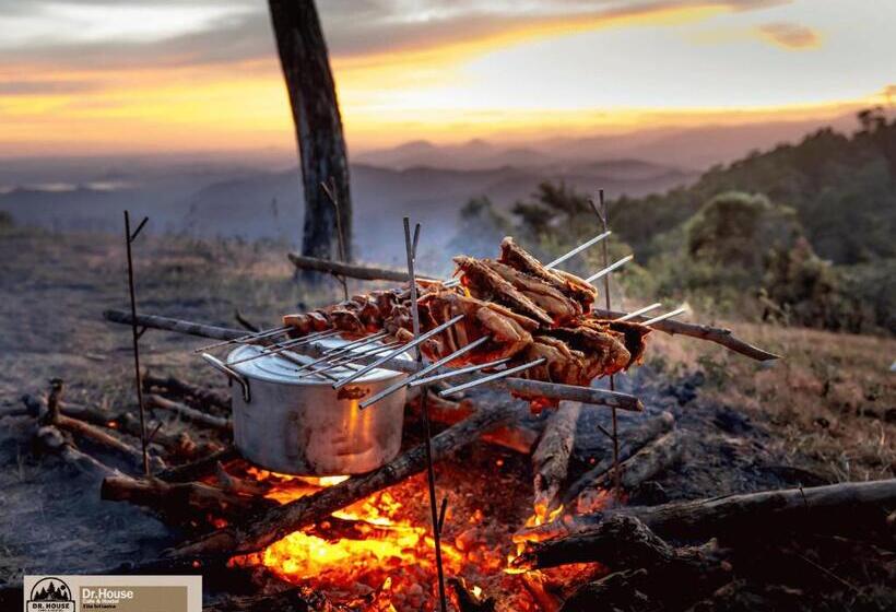 Dr House Ella   Hostel & Cafe