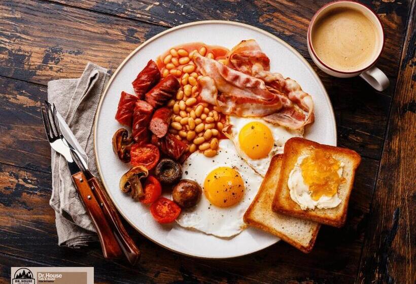 Dr House Ella   Hostel & Cafe