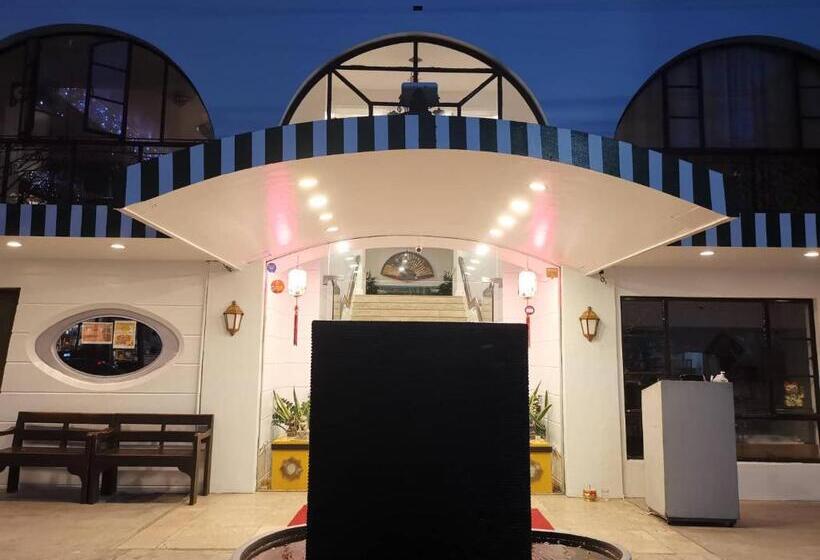 בית מלון כפרי Arbez Suites