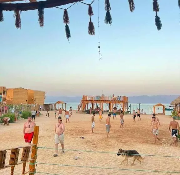 هتل Green Beach Camp &