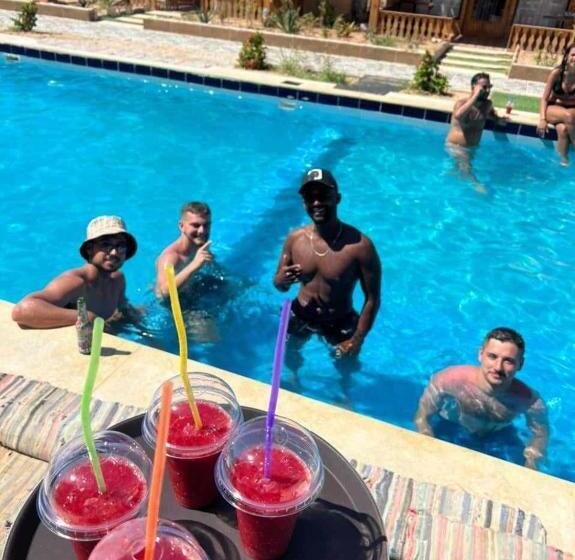 هتل Green Beach Camp &