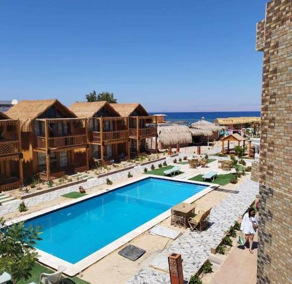 هتل Green Beach Camp &