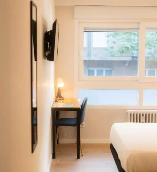 هتل I M Room Suites Nuevos Ministerios   Bernabeu Digital Access