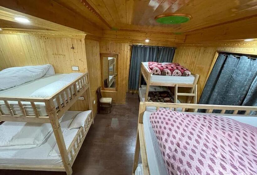 Отель Marigold , Pulga