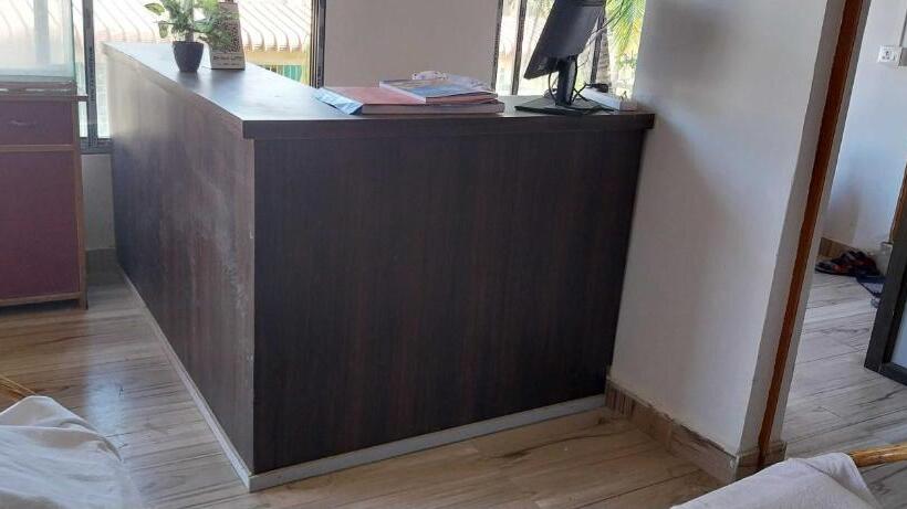 Отель Oyo Flagship Family