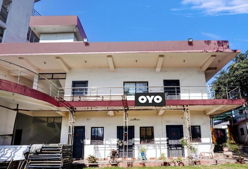 ホテル Oyo Guldasta Marriage Hall