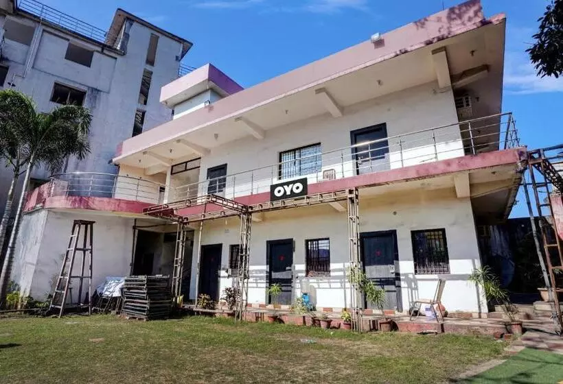 ホテル Oyo Guldasta Marriage Hall