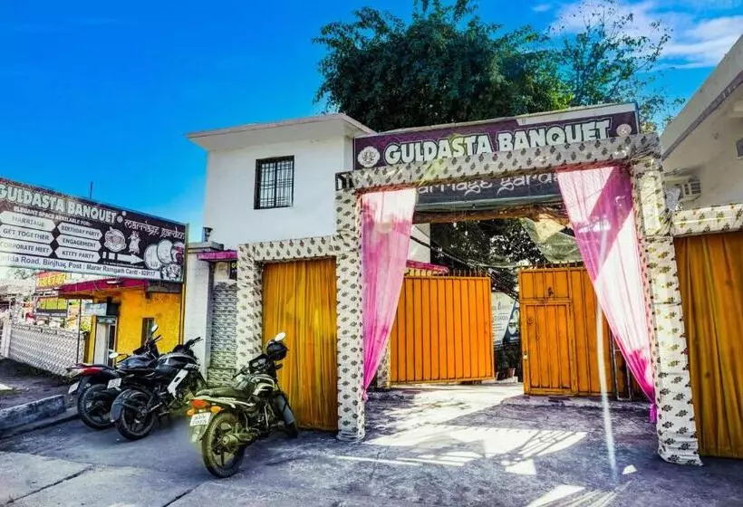 ホテル Oyo Guldasta Marriage Hall