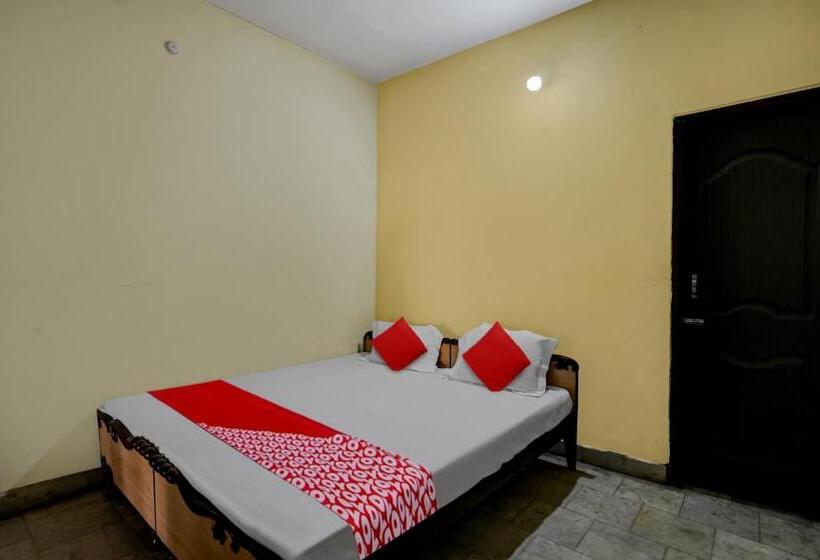 ホテル Oyo Guldasta Marriage Hall